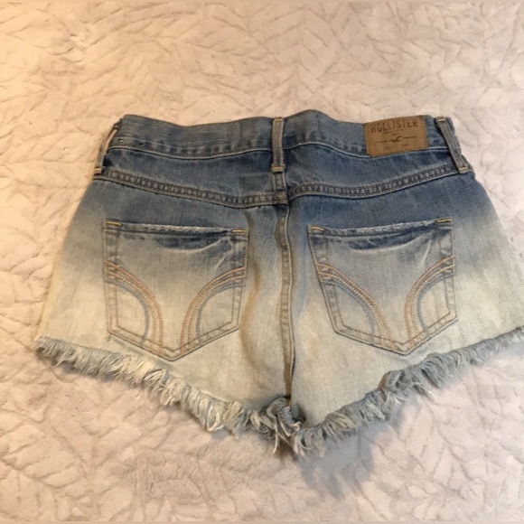 Women’s Hollister Jean Shorts - Picture 4 of 4